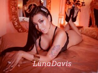 LunaDavis