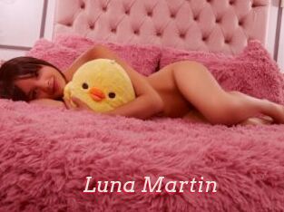 Luna_Martin