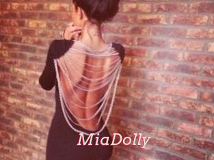 Mia_Dolly