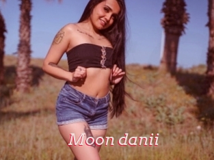 Moon_danii