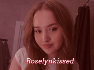 Roselynkissed